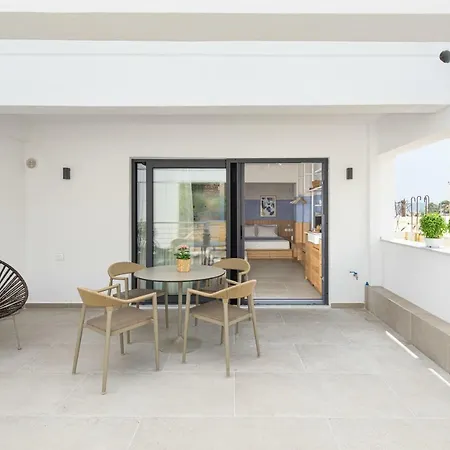 Eladia Suites, Sea View