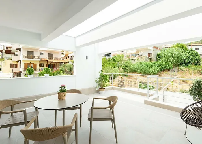 Eladia Néos Marmarás